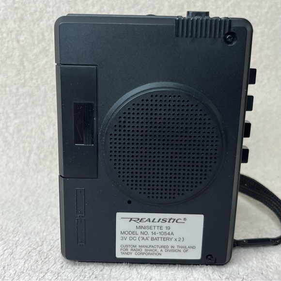 Vintage 90s Realistic Personal Cassette Tape Player-WORKS-Minisette 19-Vtg-Retro - Picture 4 of 7